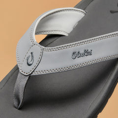 OluKai Men | ‘Ohana Men's Best Selling Beach Sandals - Ash / Rock