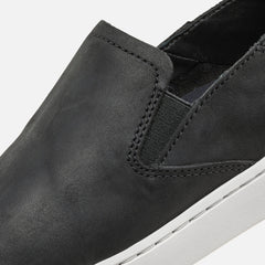 OluKai Women | Pehuea Leather - Onyx / Onyx