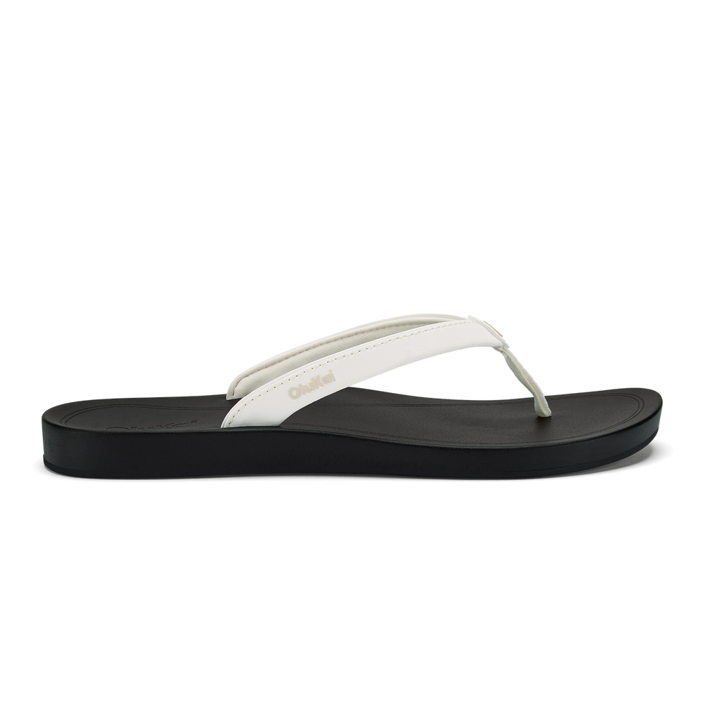 OluKai Women | ‘Uiki Women’s Everyday Beach Sandals - Bright White / Lava Rock