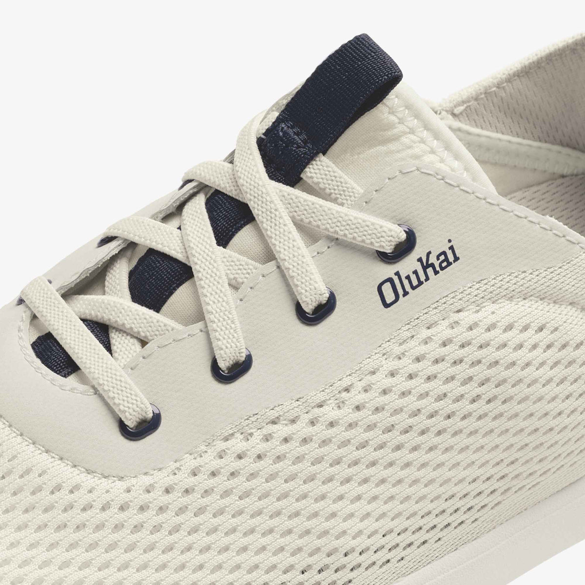 OluKai Men | Moku Pae - White Sand / Trench Blue
