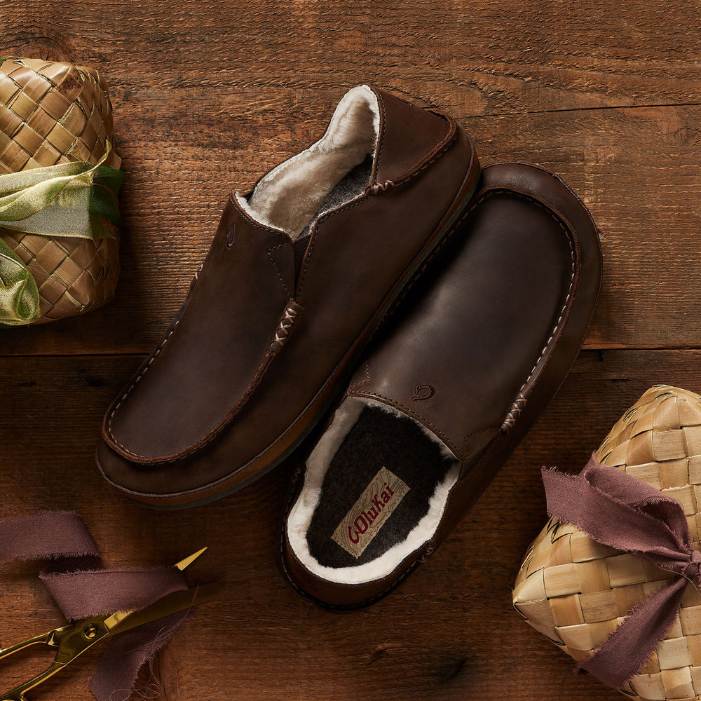 OluKai Men | Moloā Men's Nubuck Leather Slippers - Dark Wood
