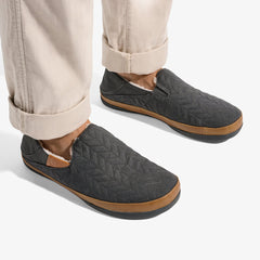 OluKai Men | Hanohano Men’s Waxed Canvas Slippers - Dark Shadow