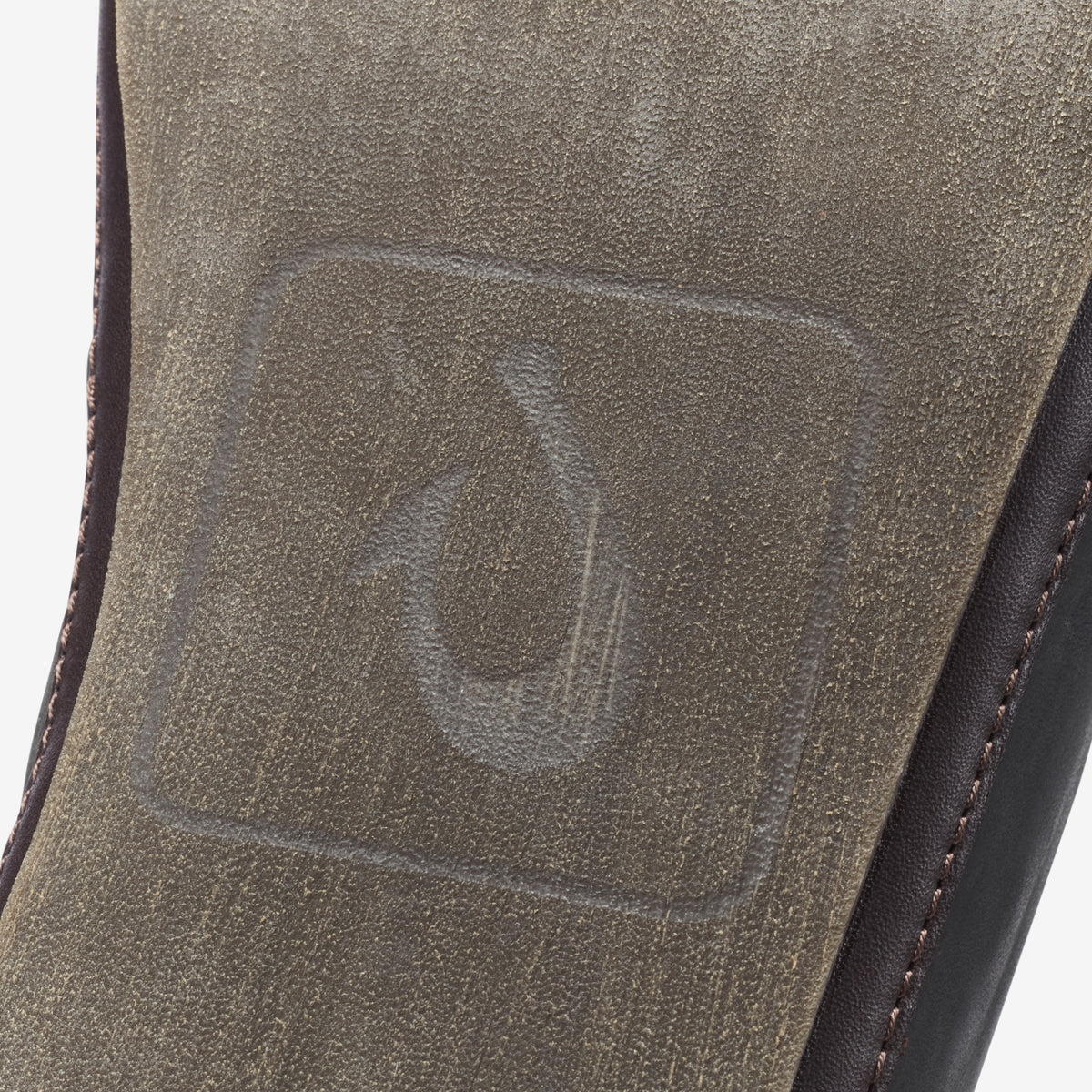 OluKai Men | Moloā Slipper - Black / Dk Java