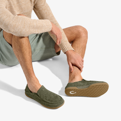 OluKai Men | Moloa Hulu - Dusty Olive / Dusty Olive