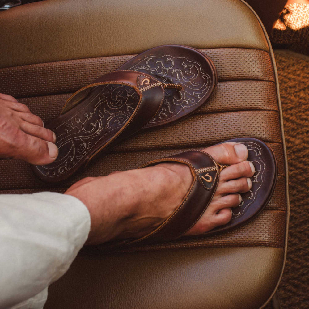 OluKai Men | Mekila Men's Full-Grain Leather Beach Sandals - Natural