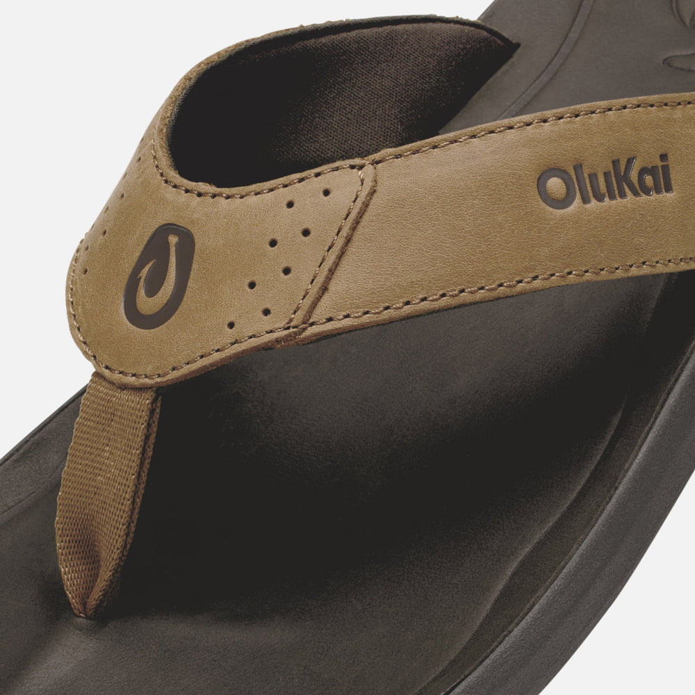OluKai Men|New Arrivals | Pili - Tan / Dark Java
