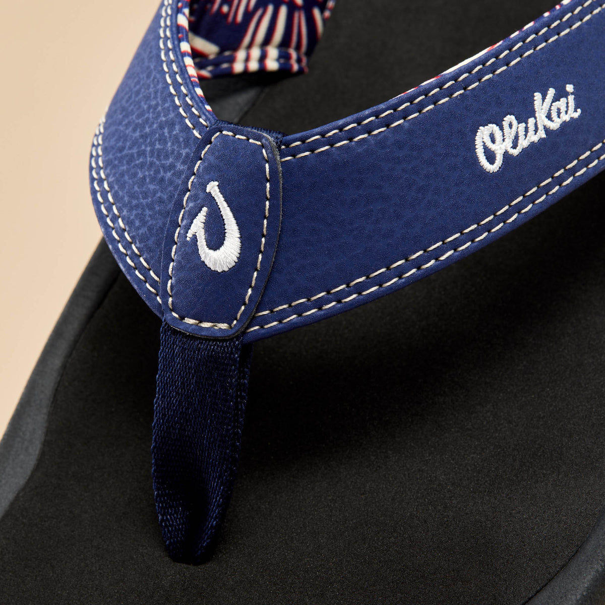 OluKai Men | ‘Ohana Men's Beach Sandals - Navy / Onyx