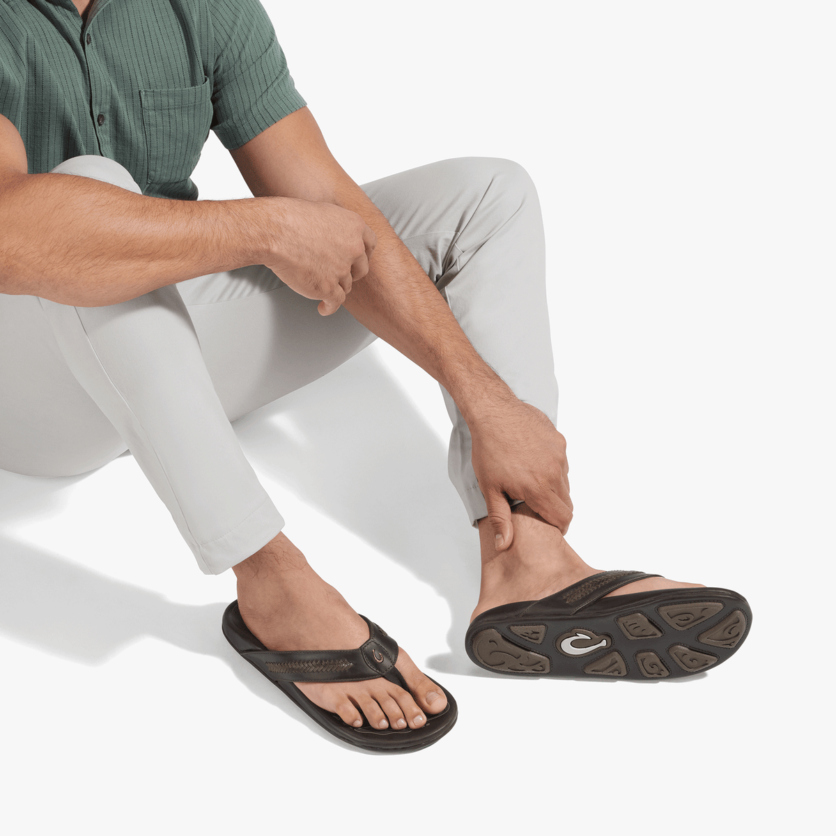 OluKai Men | Mea Ola Mano - Dk Java / Mustang
