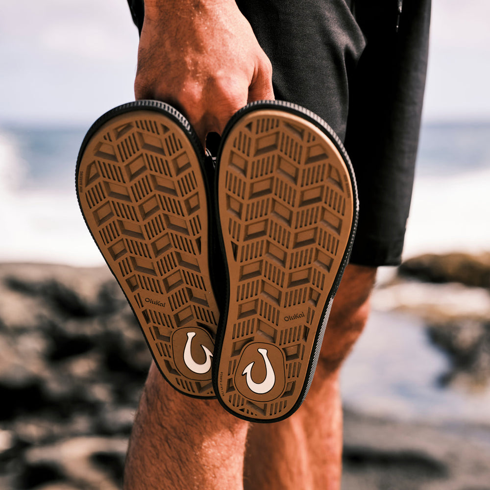 OluKai Men|New Arrivals | Ulele Slide - Lava Rock / Lava Rock
