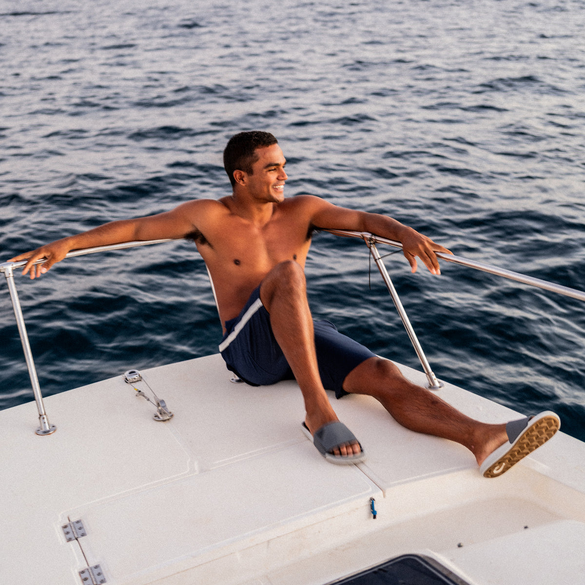 OluKai Men|New Arrivals | Ulele Slide - Rock / Rock