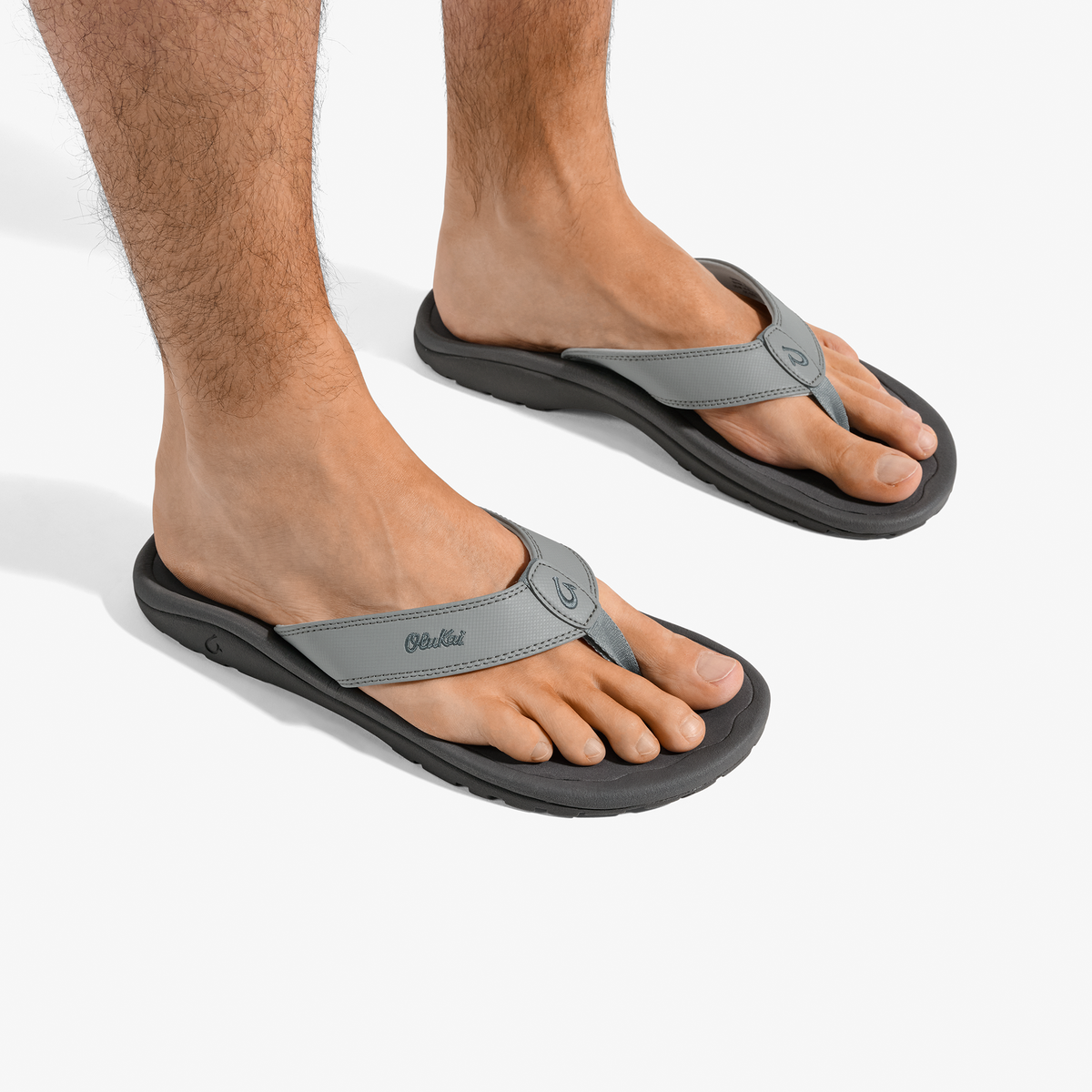 OluKai Men | ‘Ohana Men's Best Selling Beach Sandals - Ash / Rock