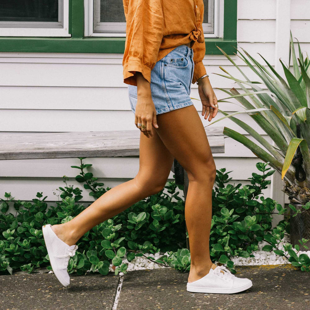 OluKai Women | Pehuea Lī Women's Sneakers - White