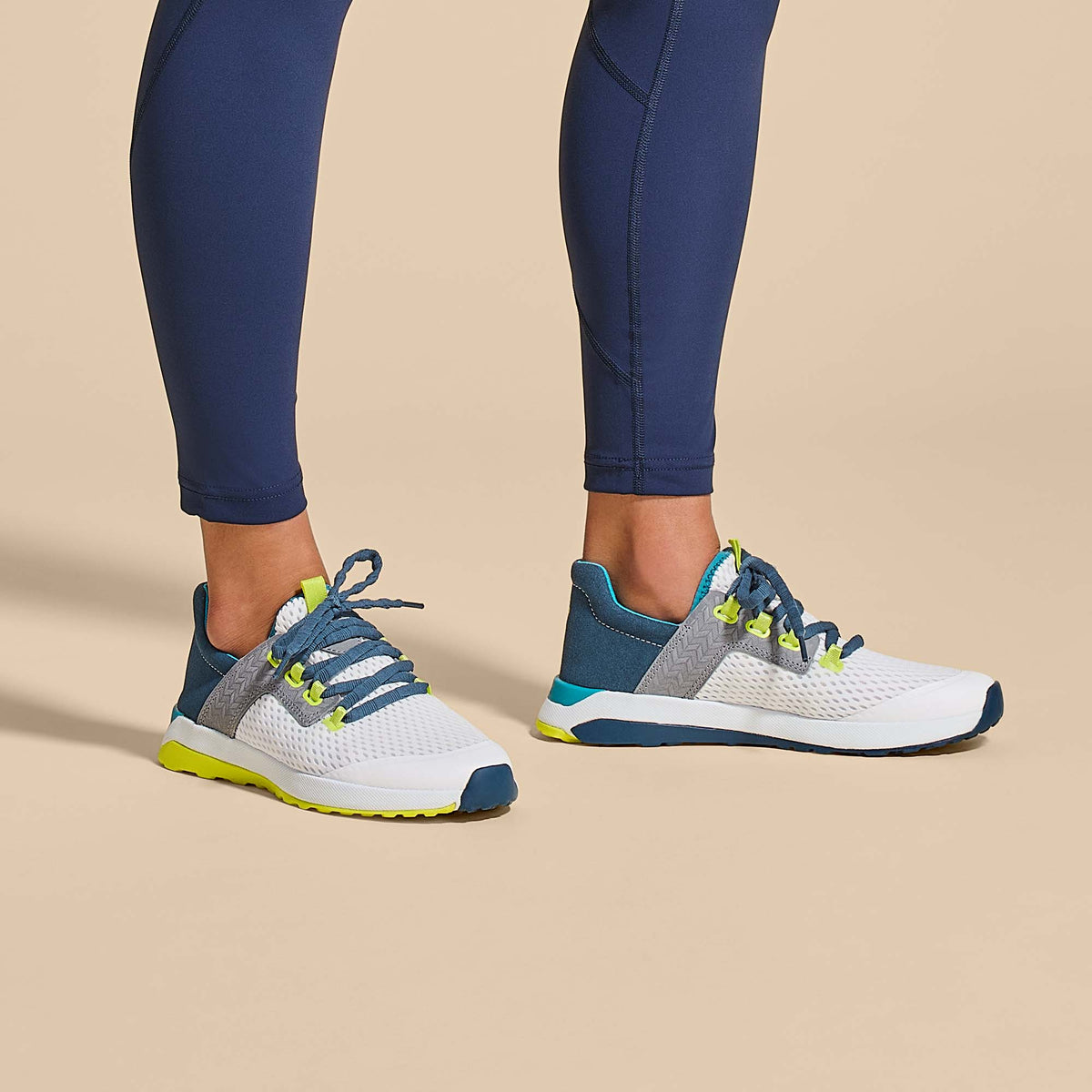 OluKai Women | Wailuku Women’s Athletic Shoes - Bright White / Lagoon