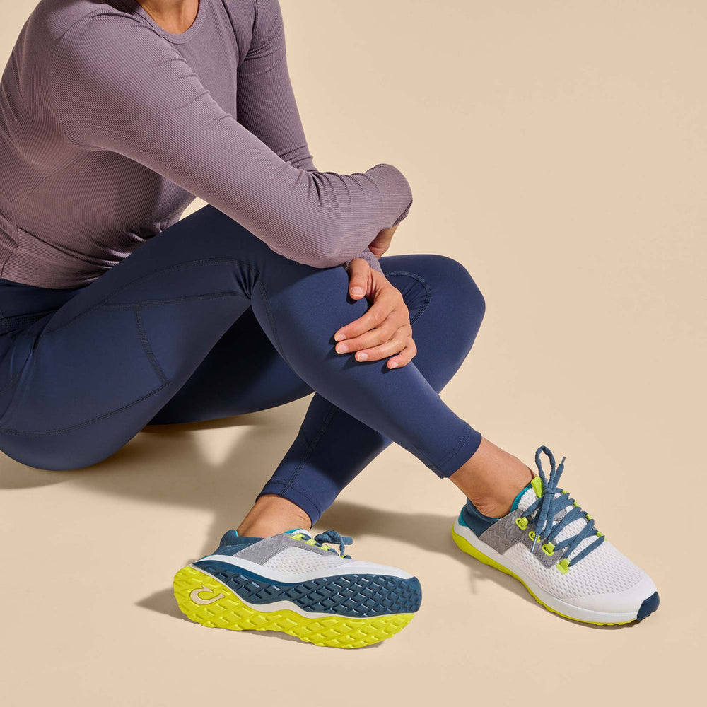 OluKai Women | Wailuku Women’s Athletic Shoes - Bright White / Lagoon