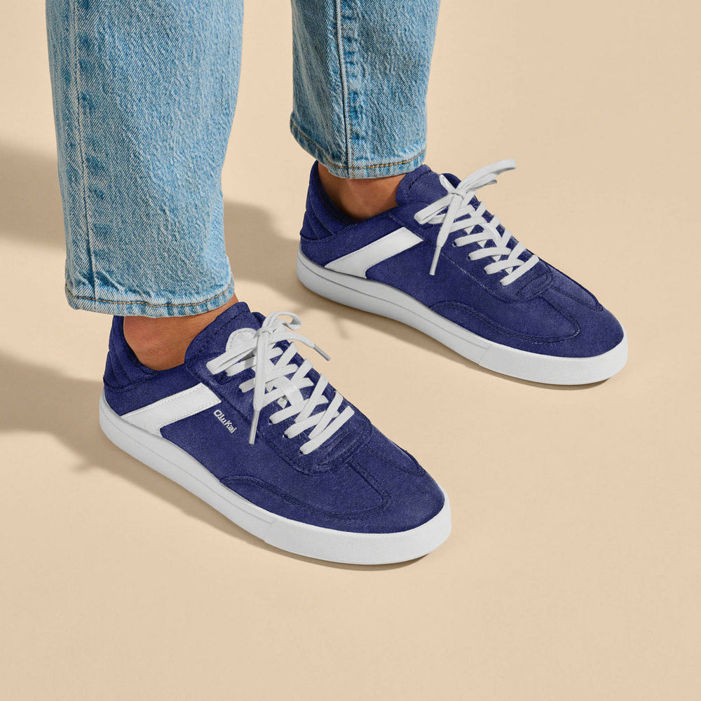 OluKai Women | Hā‘upu Women’s Leather Sneakers - Navy / Off White