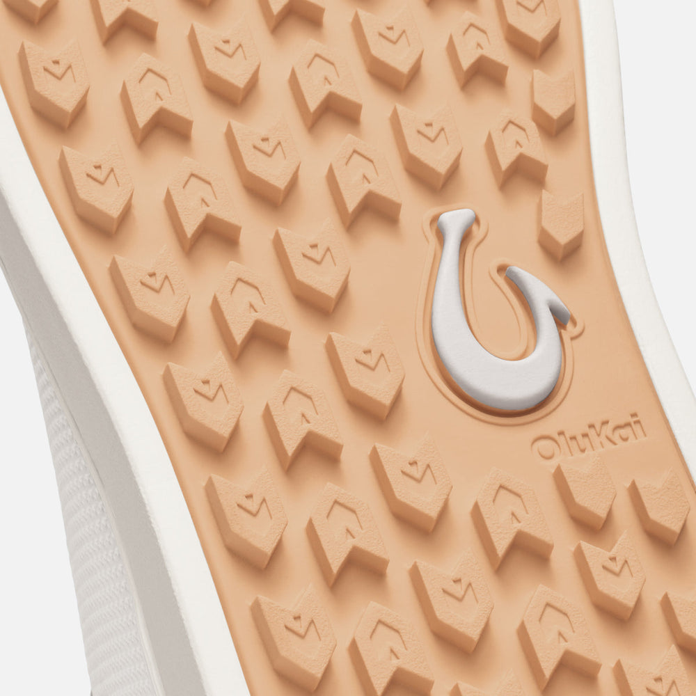 OluKai Women|New Arrivals | Kiahuna - Bright White / Cantalope