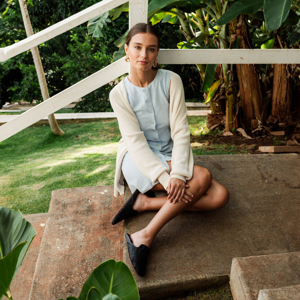 OluKai Women | Mi'i - Onyx / Onyx