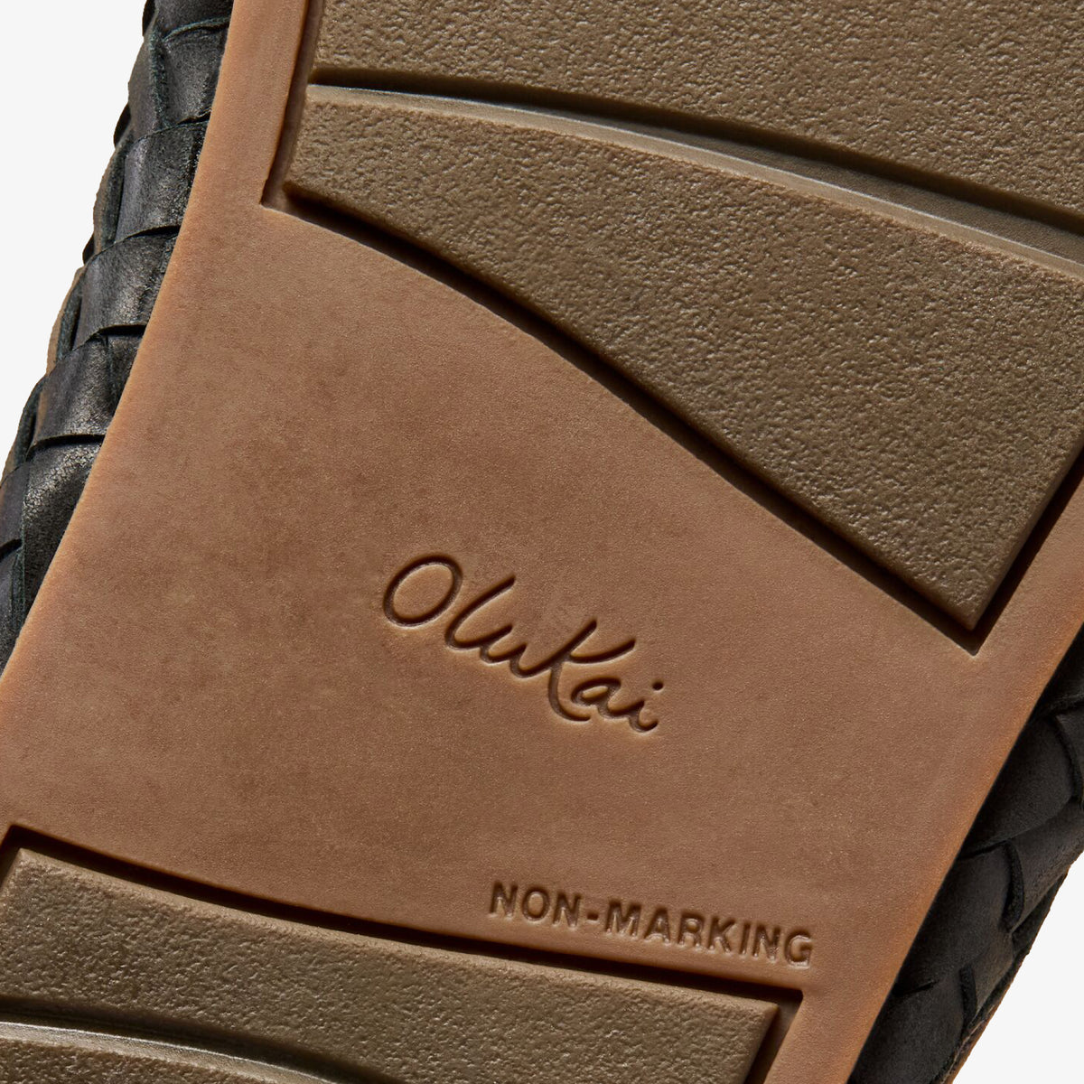 OluKai Women | Mi'i - Onyx / Onyx