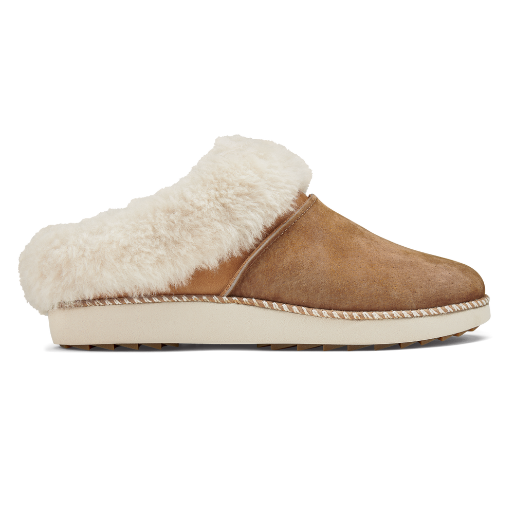 OluKai Women | Ku‘i Women‘s Slip-On Slippers - Tan / Bone