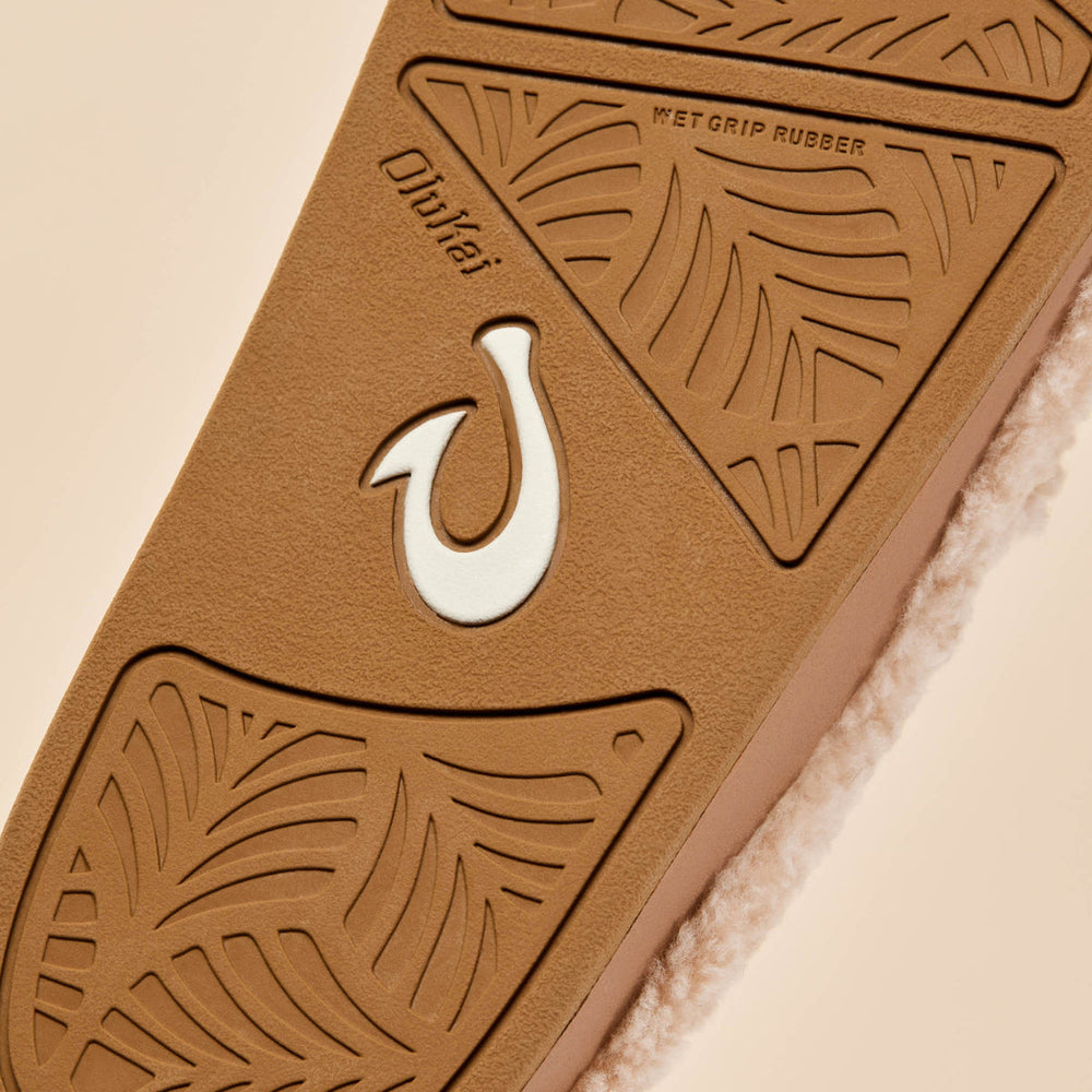 OluKai Women | Kīpe'a Heu Women‘s Flip Flop Slippers - Tan