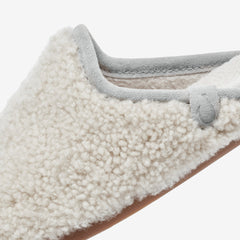 OluKai Women | Hale Mule - Tapa / Ash
