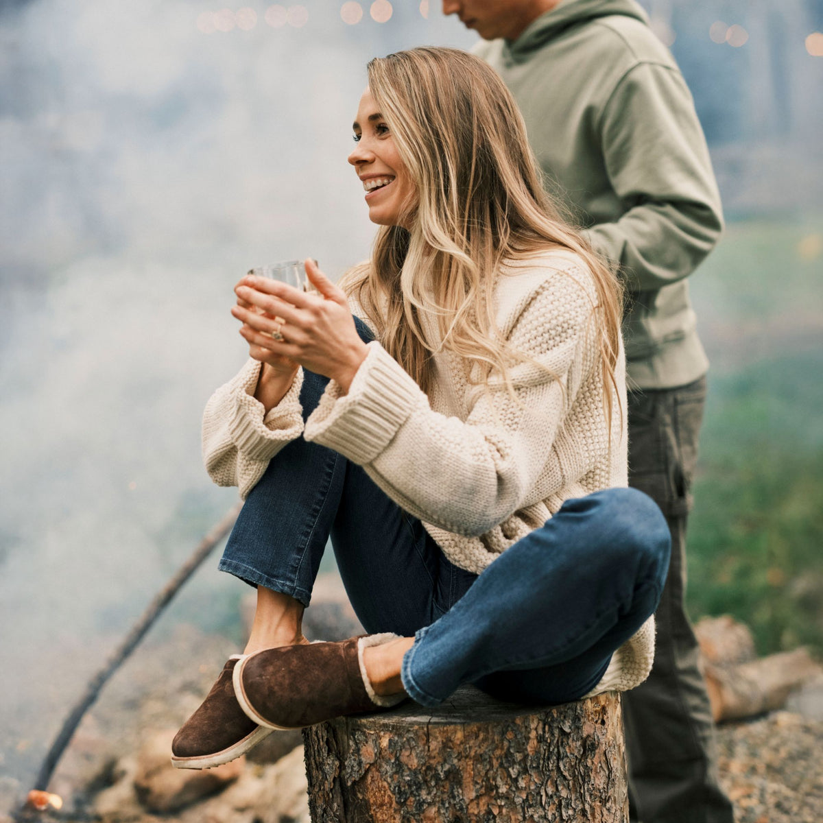 OluKai Women | Mani - Dark Oak / Golden Sand