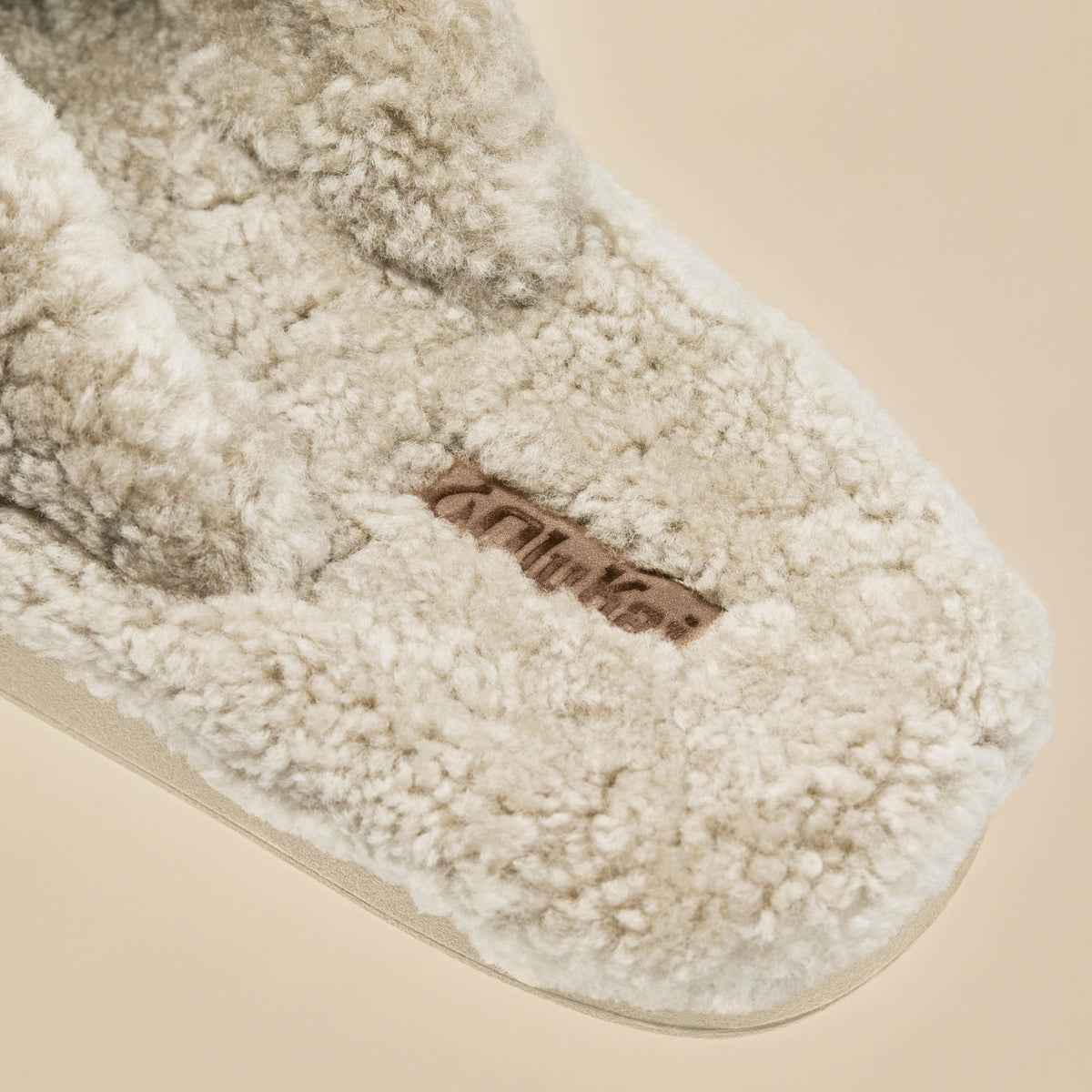 OluKai Women | Kīpe'a Heu Women‘s Flip Flop Slippers - Tapa