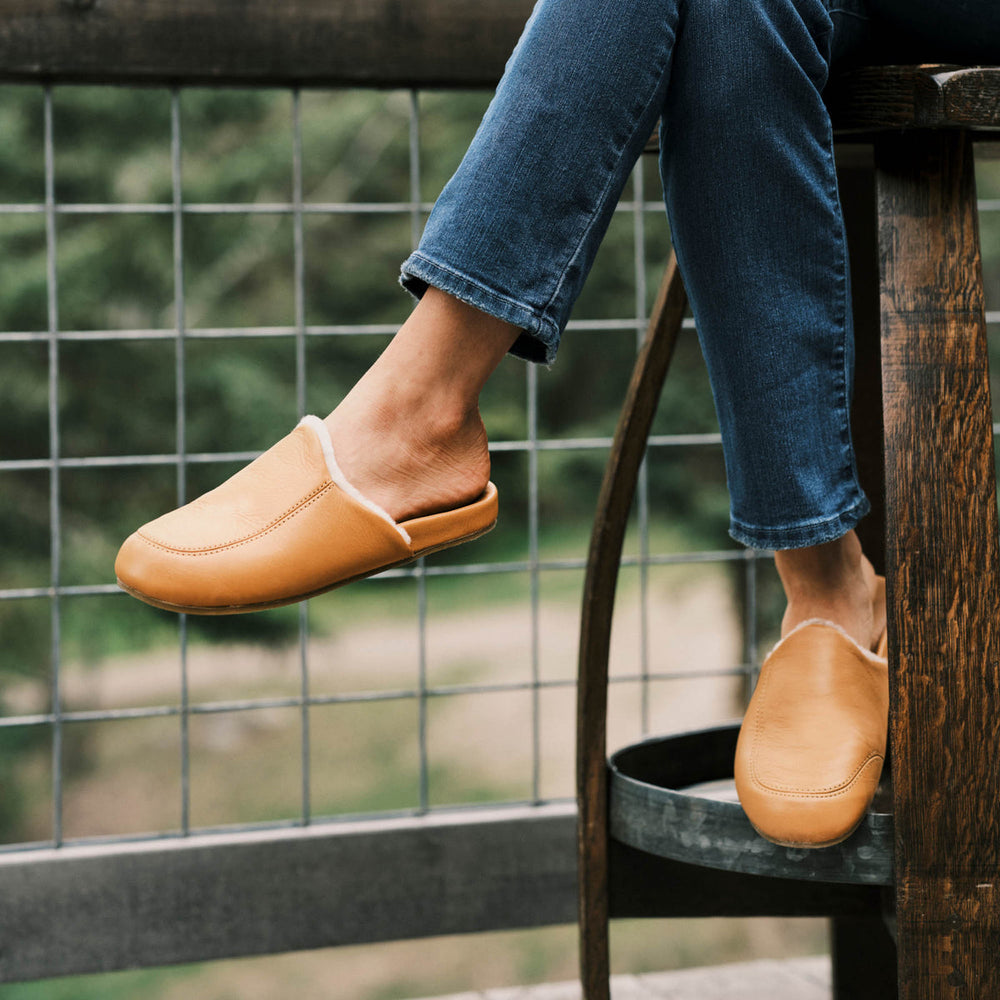 OluKai Women | Kōnea Women’s Leather Slipper Mules - Saddle