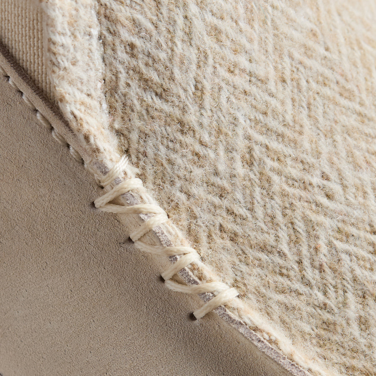 OluKai Women | Nohea Slipper - Kapa Stripe / Puka