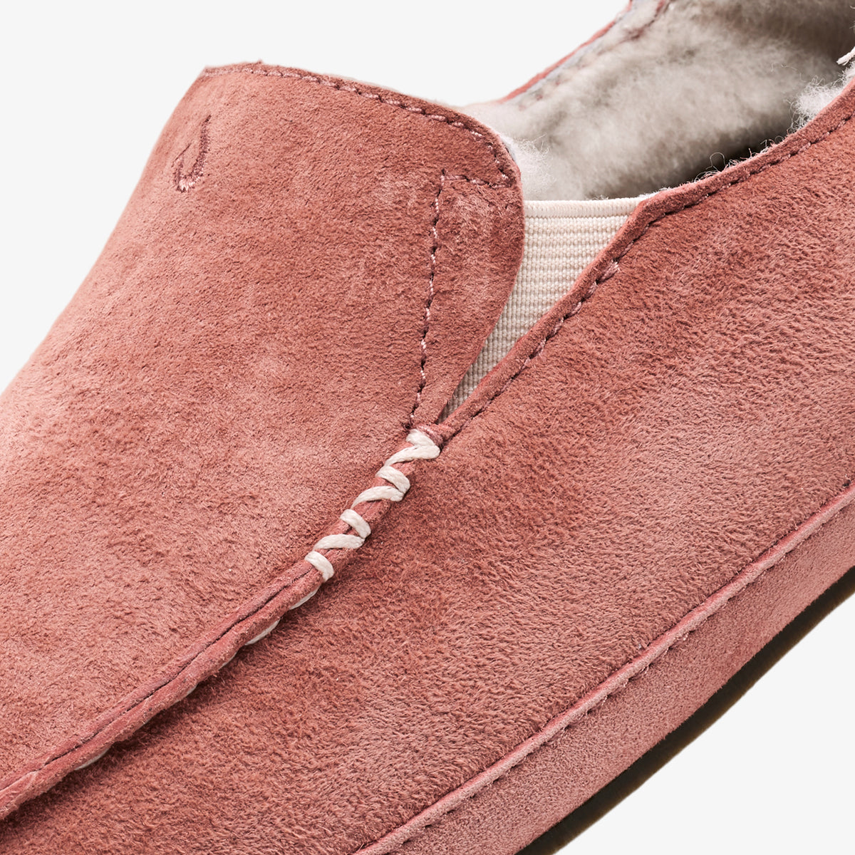 OluKai Women | Nohea Women's Leather Slippers - Cedarwood