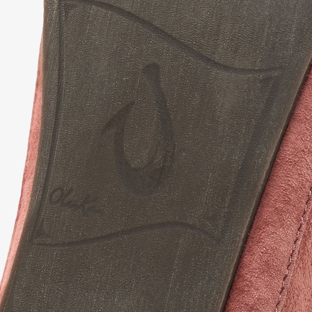 OluKai Women | Nohea Women's Leather Slippers - Cedarwood