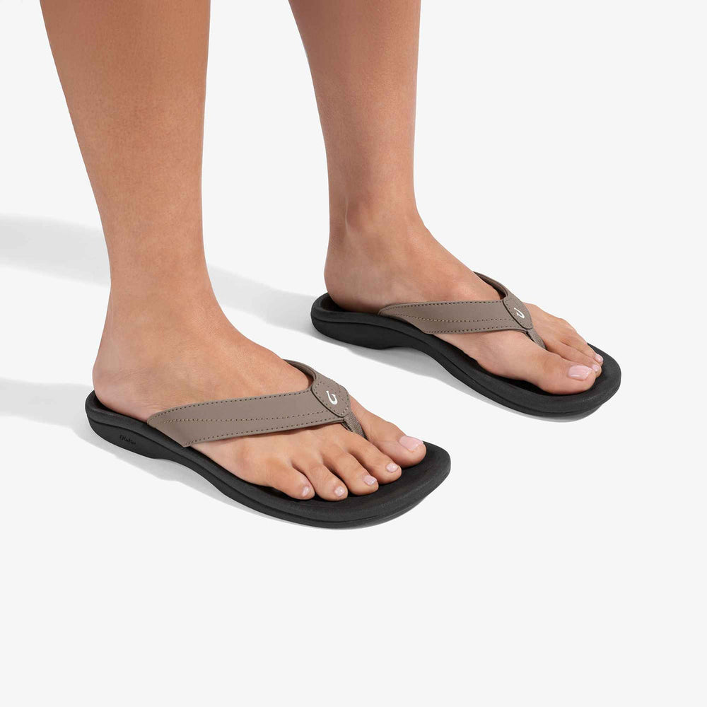 OluKai Women|New Arrivals | ‘Ohana - Warm Taupe / Black