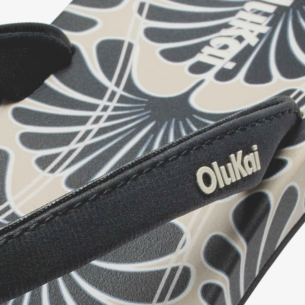 OluKai Women|New Arrivals | ‘Uiki - Black / Pa‘i