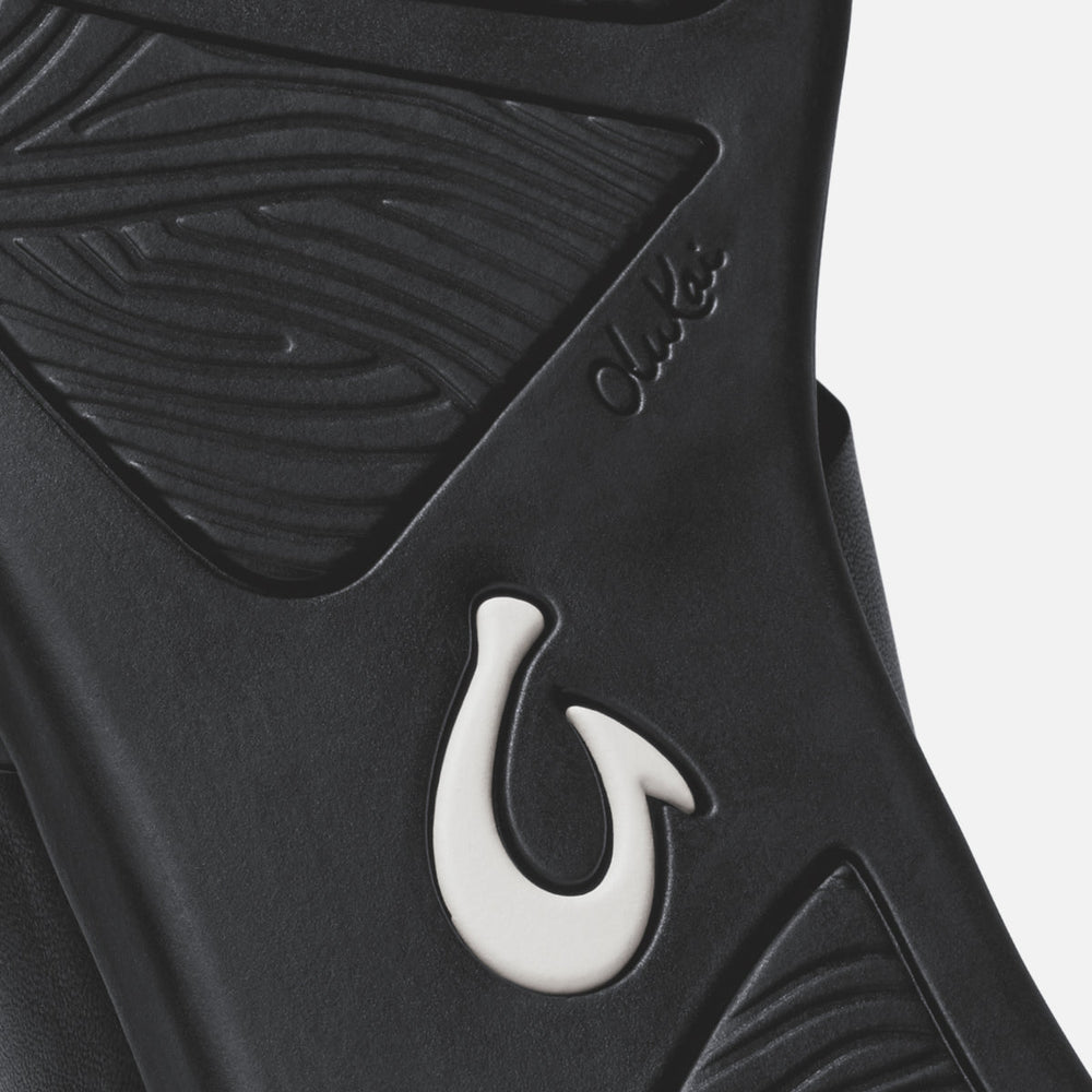 OluKai Women|New Arrivals | Hoʻopio Mele - Black / Black