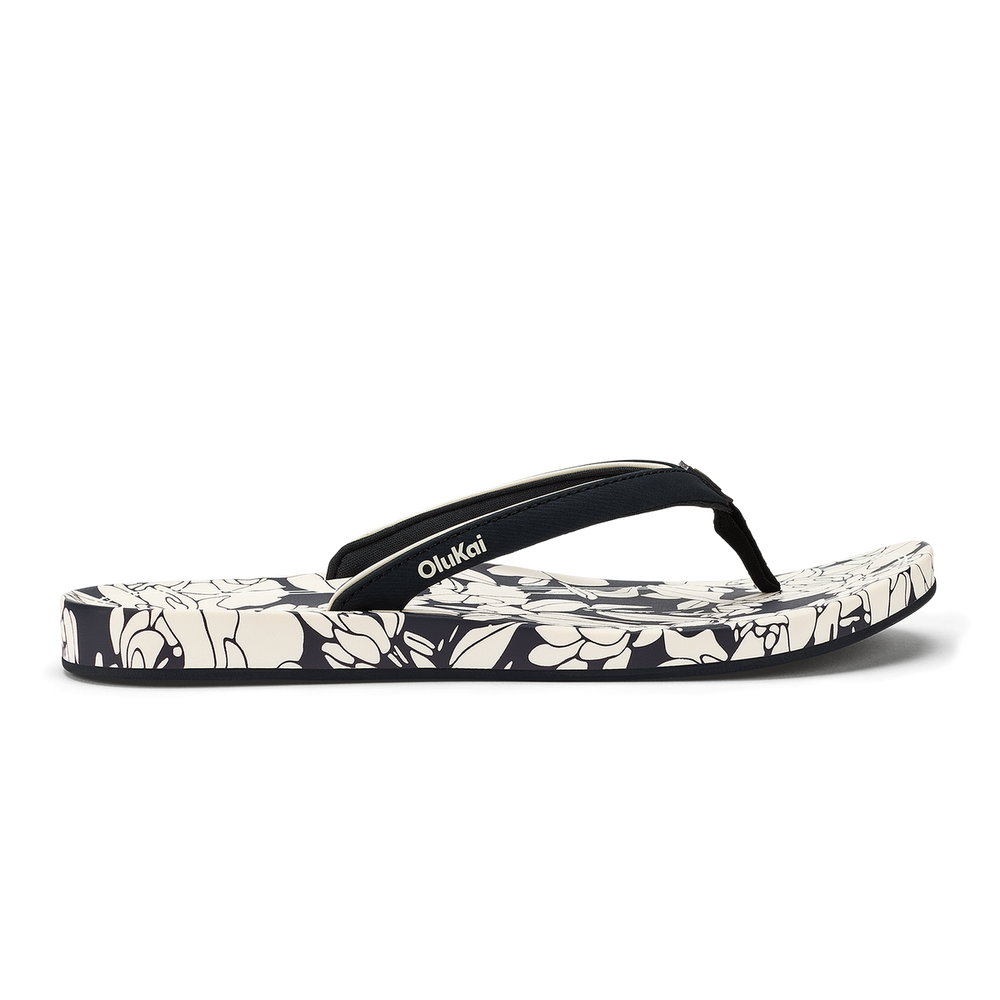 OluKai Women | ‘Uiki Women’s Everyday Beach Sandals - Lava Rock / Pa‘i