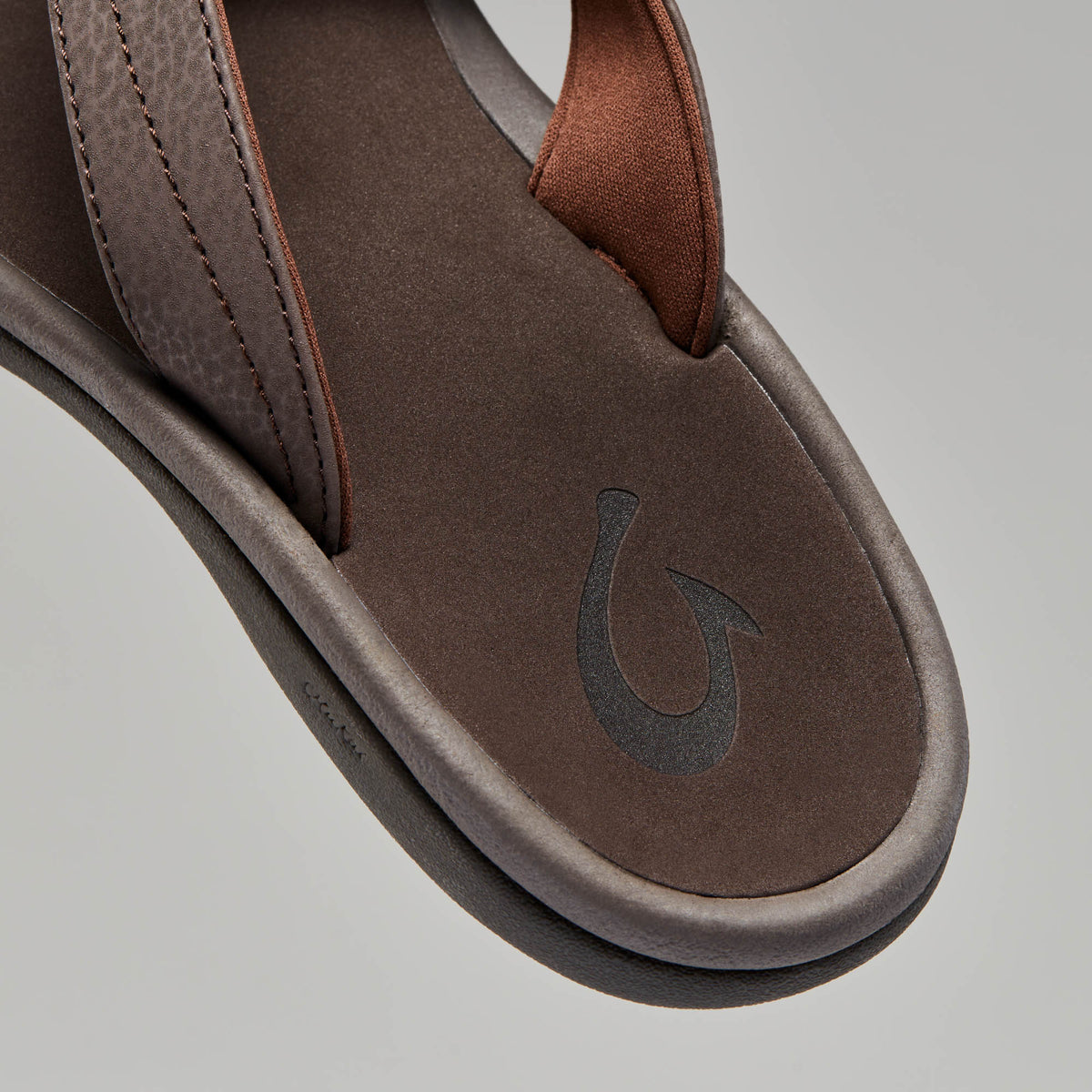 OluKai Women | ‘Ohana Women's Best Selling Beach Sandals - Dark Java