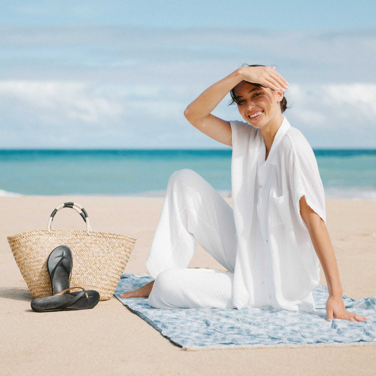 OluKai Women | Honu Women’s Leather Beach Sandals - Black