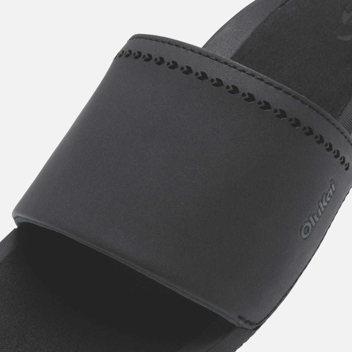 OluKai Women|New Arrivals | Ulele Slide - Black / Black