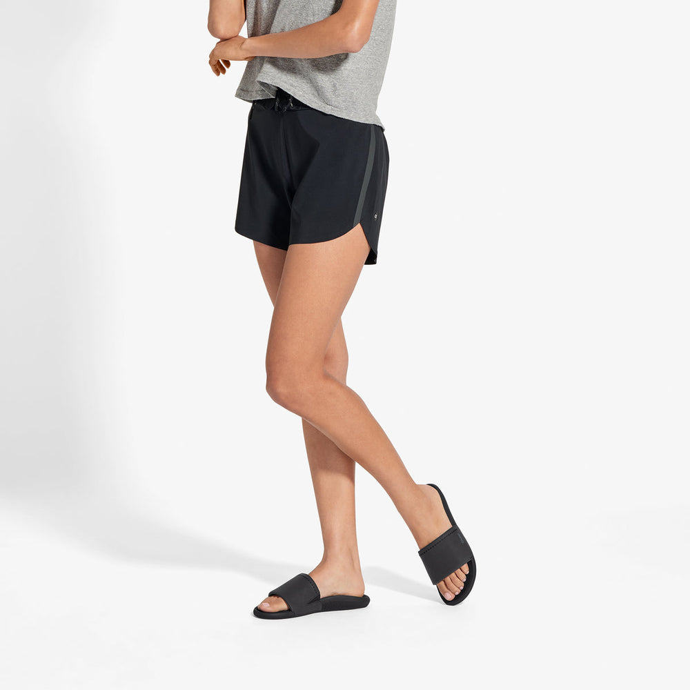 OluKai Women|New Arrivals | Ulele Slide - Black / Black
